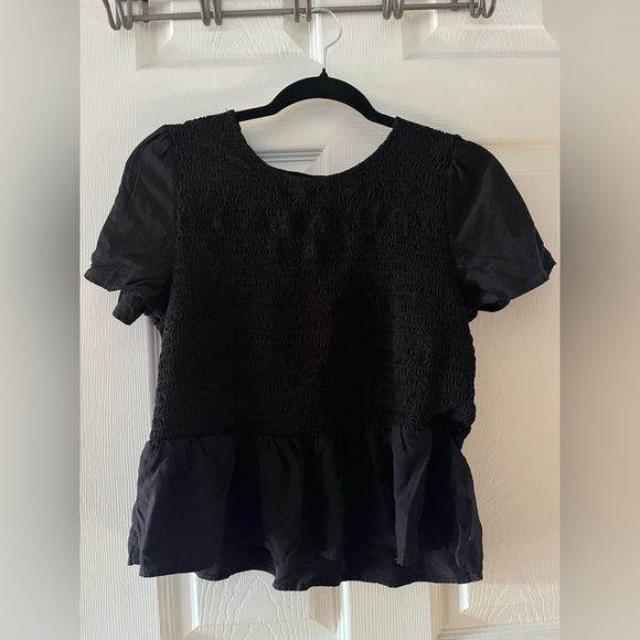 Old Navy Black Smocked Peplum Short Sleeve Top Large - Picture 1 of 3